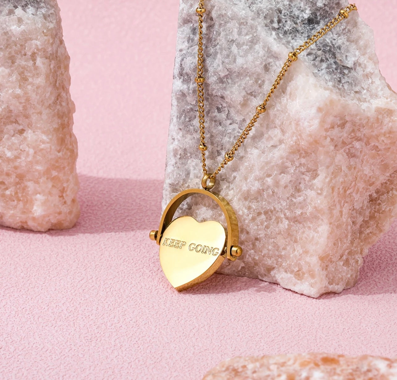 TU AS CE COLLIER