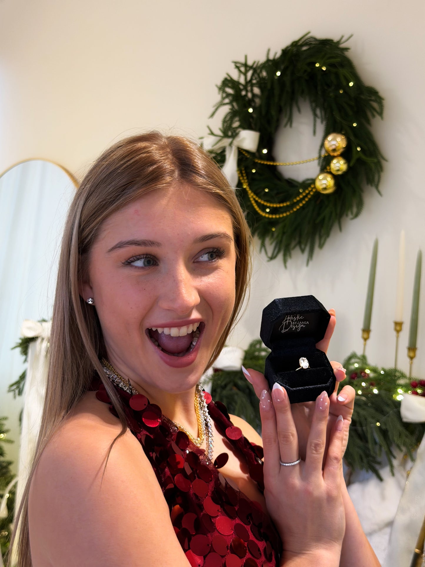 Signature Velvet Ring Box